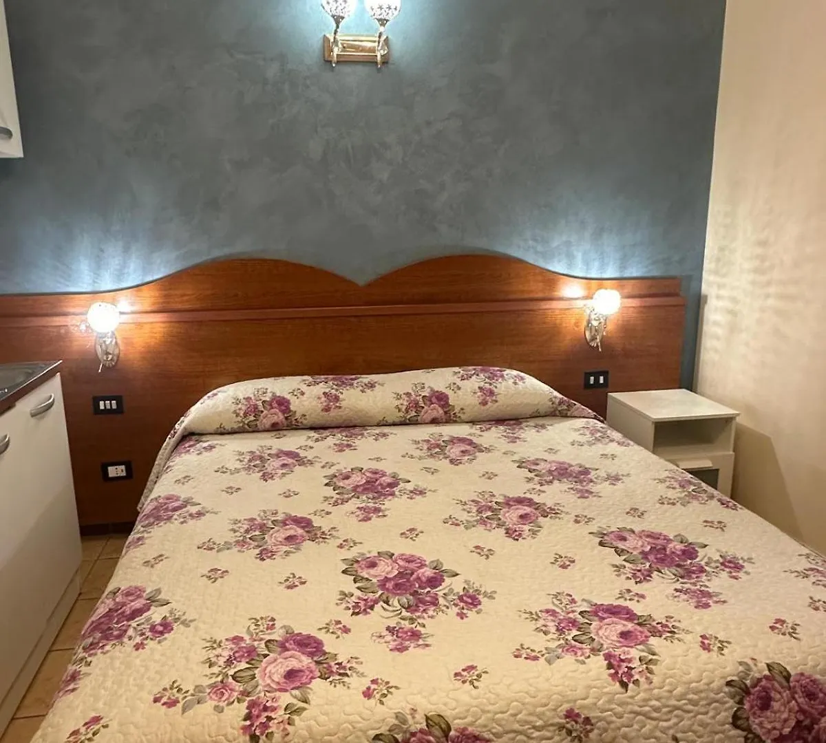 *** Guest house Near Termini Station Hotel Rome Italy